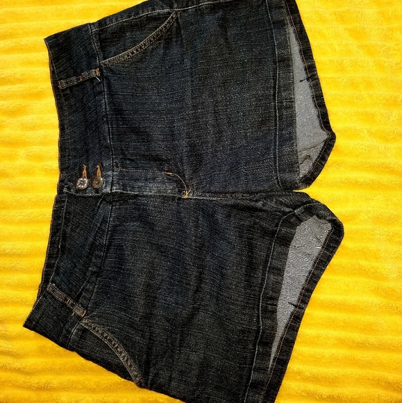 Women Jeans (shorts) - Picture 4 of 4